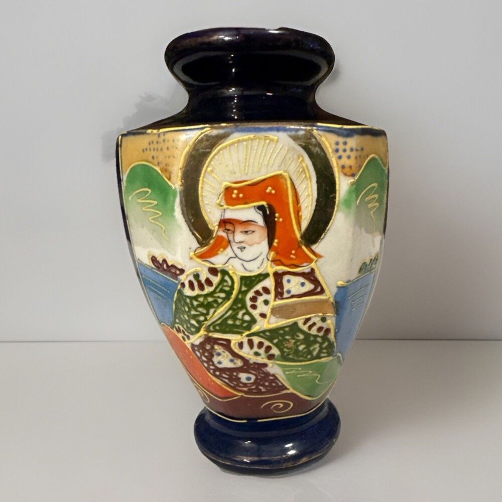 Signed Asian Japanese Satsuma Hand Painted Warrior Vase 6” Made in Japan Vintage
